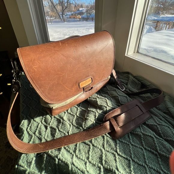 Pad & Quill Leather Messenger Bag